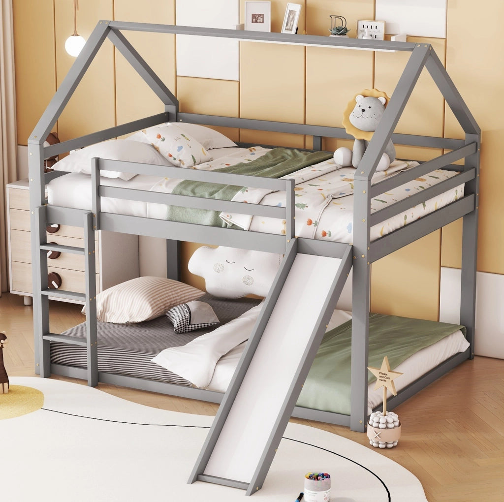 Letto a castello a casetta 140x200 cm con scivolo e scala; legno di pino; grigio