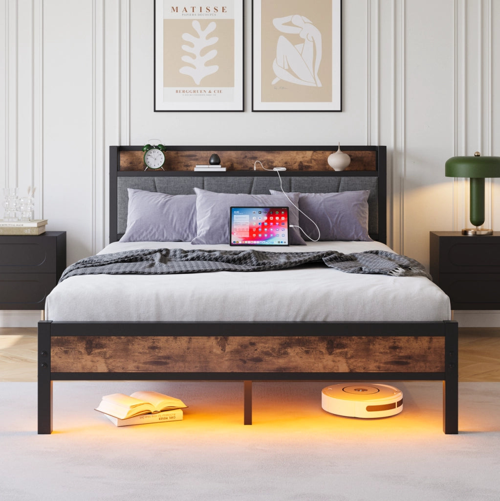 Letto 140x200 cm con LED; testiera contenitore con USB e presa; MDF e metallo marrone anticato