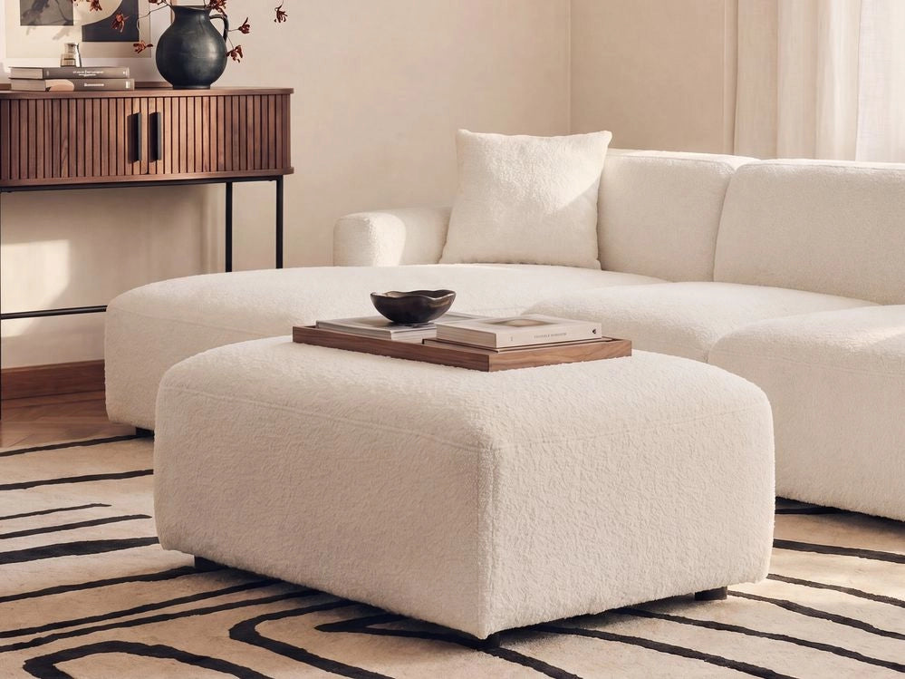 Pouf bianco imbottito, elemento modulare per divano, pouf rettangolare, salotto moderno