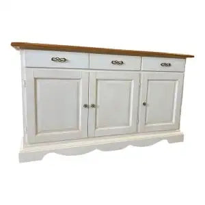 Credenza madia Alberta in legno 3 ante bugnate bianco anticato e noce Bassano zocolo sagomato