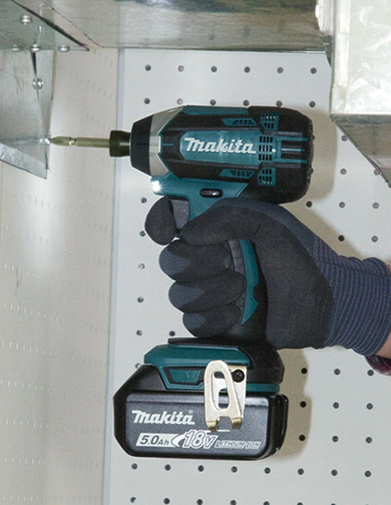 Avvitatore ad Impulsi MAKITA DTD152RFJ (2 x 3,0 Ah + DC18RC + MAKPAC 2)