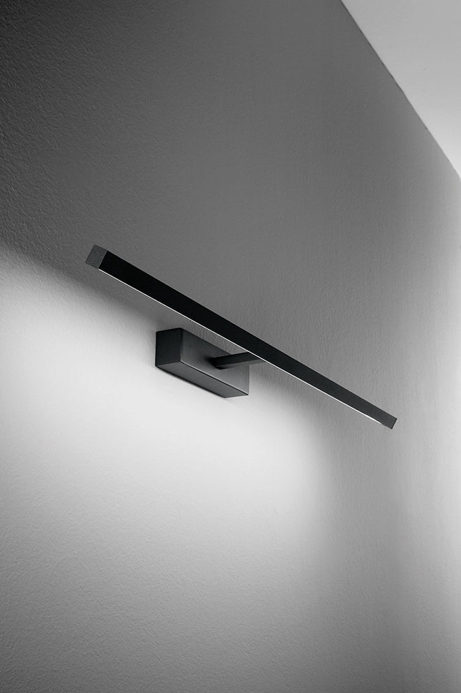 Applique in metallo verniciato nero Riga LED 24W CCT 3000K 4000K 6000K CRI?80 220-240V 50/60Hz 1680Lm IP44 102cm