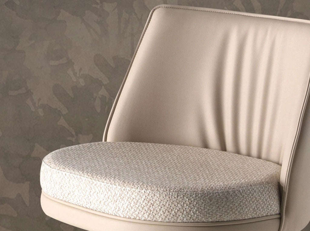 Sgabello girevole in tessuto crema screziato e similpelle crema