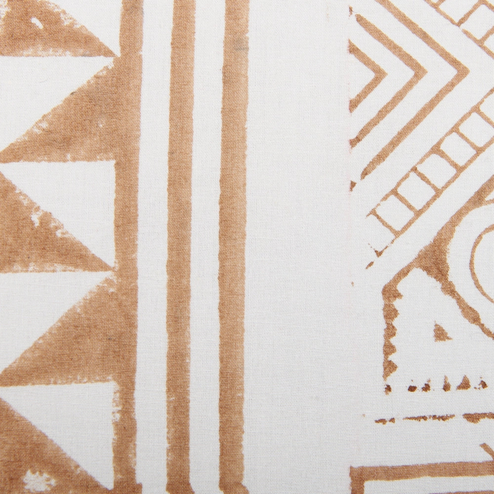 Set di 2 cuscini decorativi marrone chiaro e bianco 45 x 45 cm stampa a mano rivestimenti sfoderabili cerniera motivo azteco