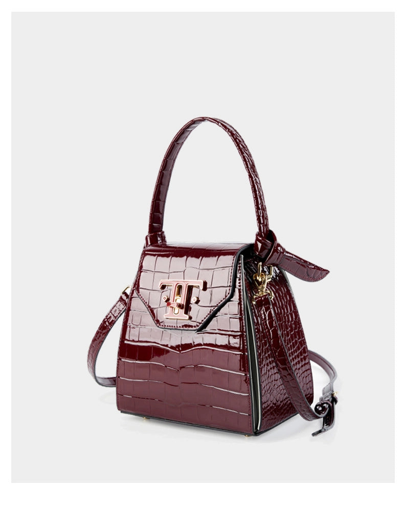 Borsa a tracolla da donna in vera pelle con stampa coccodrillo, colore rosso.