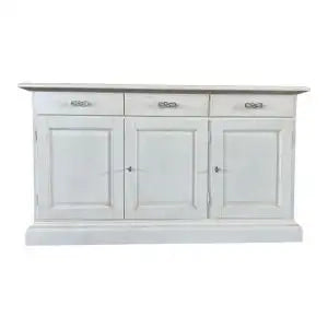Credenza madia Alberta in legno 3 ante bugnate bianco anticato con zoccolo chiuso