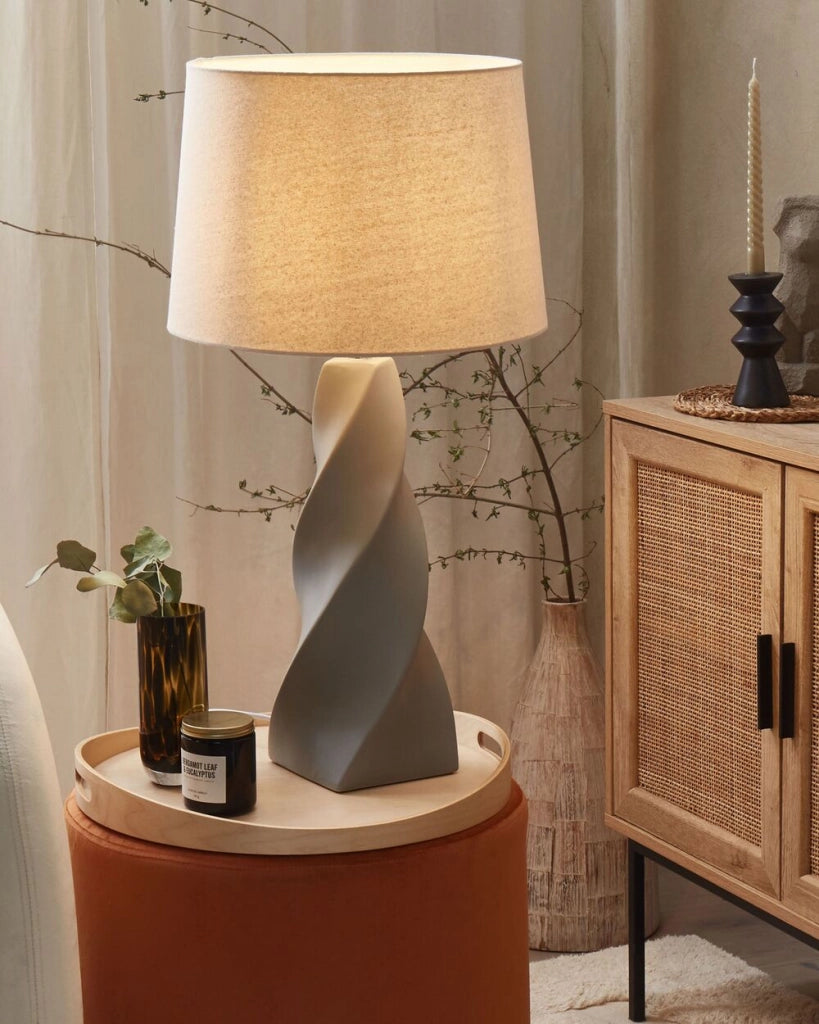 Lampada da tavolo Base in ceramica grigia 71 cm Paralume in tessuto bianco Lampada da comodino classica