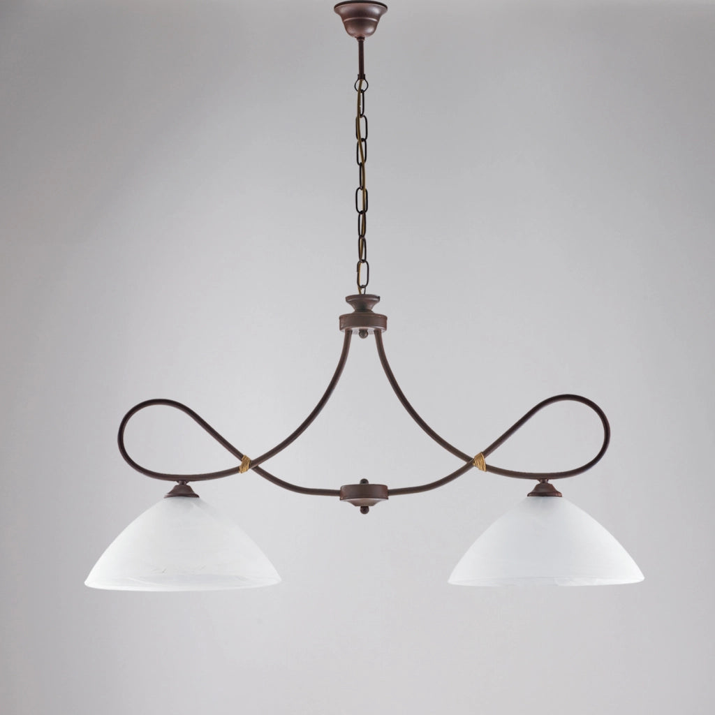 Dallas - Lampadario in ferro laccato nero con decoraz. effetto ruggine e rifiniture oro antico con diffusori in vetro d. 13 alabastro bianchi 2 luci