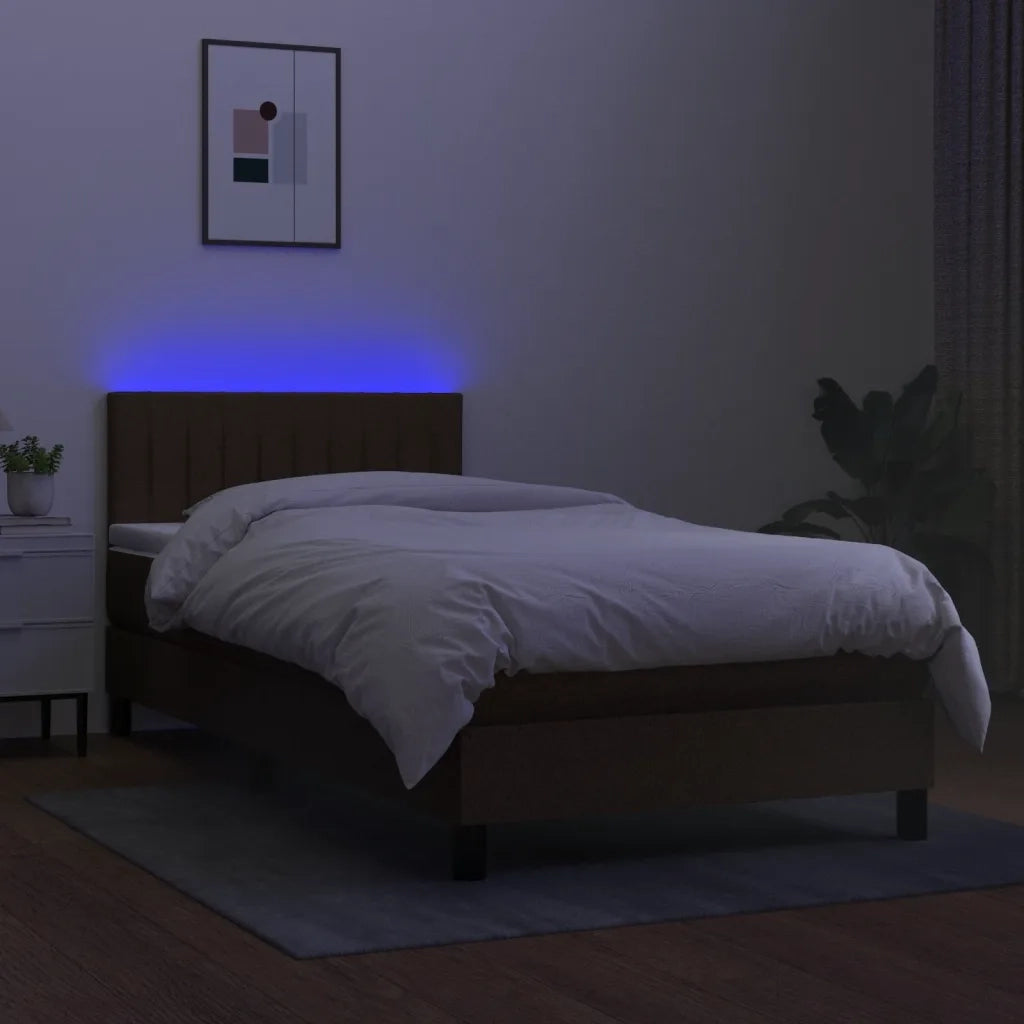 Letto a Molle Materasso e LED Marrone Scuro 90x200cm in Tessuto 3133288