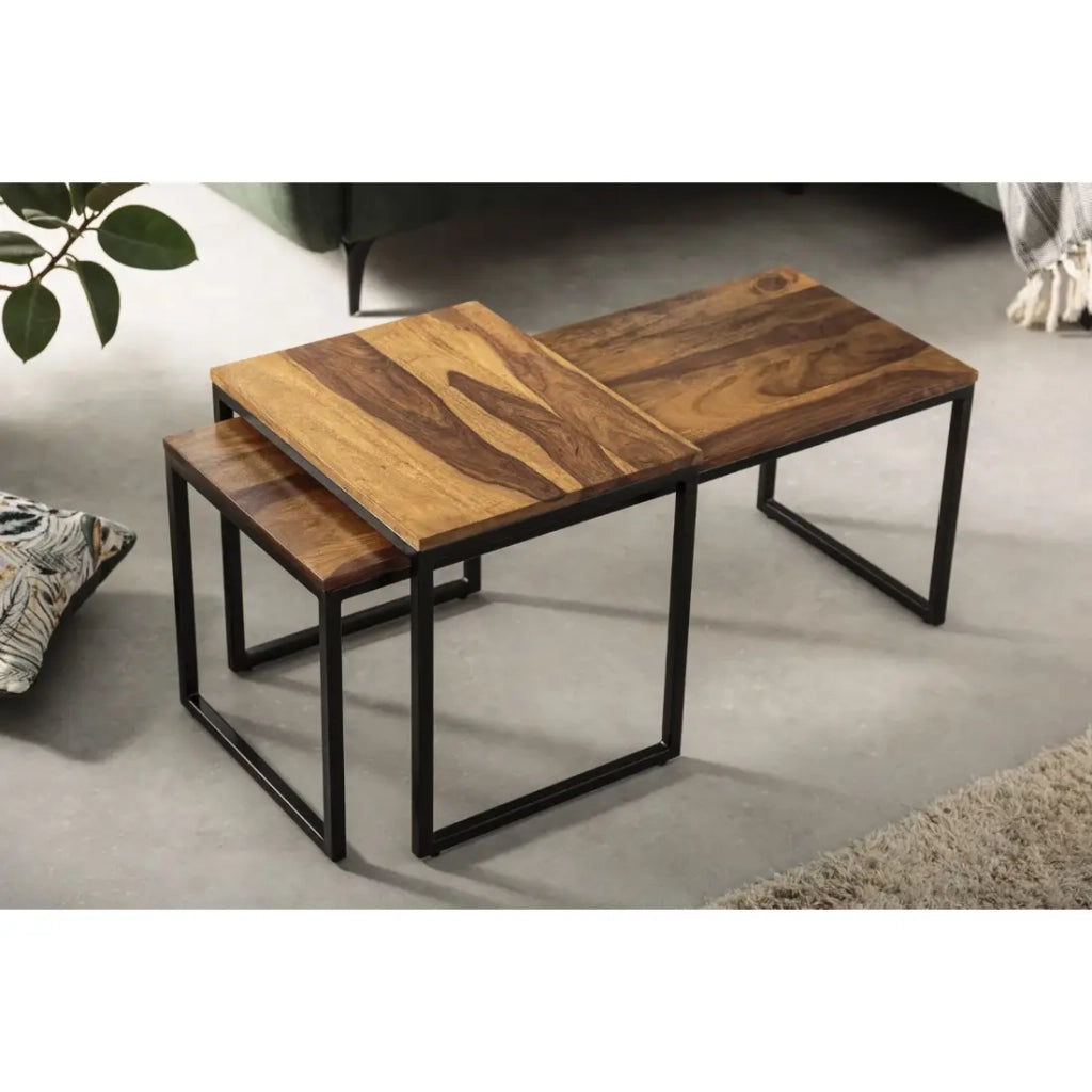Tavolini impilabili VORTEX in legno massiccio Sheesham e metallo nero – set di 2 tavolini design industriale