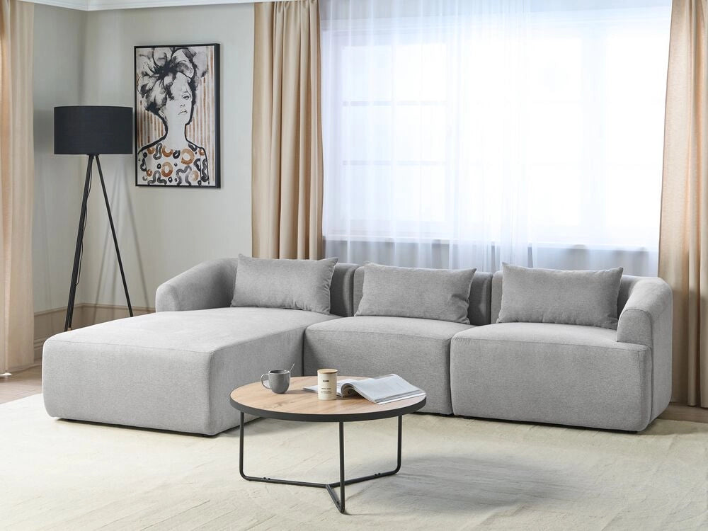 Divano angolare a 3 posti a destra Tessuto grigio Braccioli imbottiti a binario Cuscini aggiuntivi Stile moderno minimalista