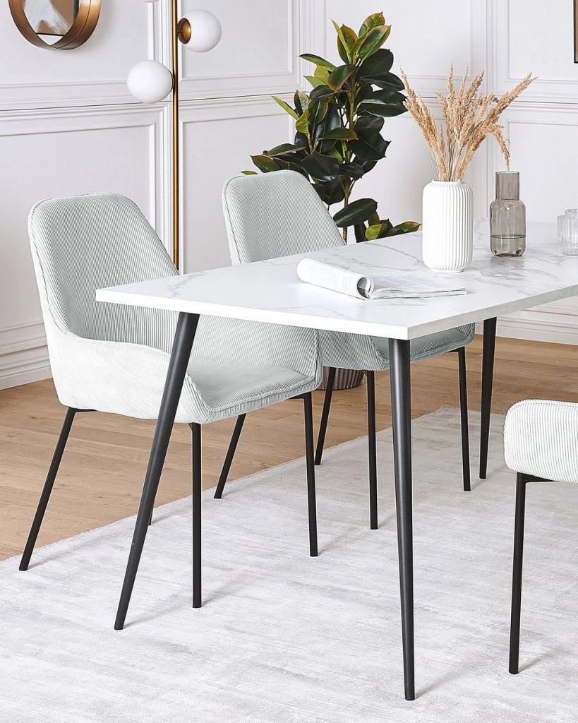 Set di 2 sedie per sala da pranzo in tessuto di velluto a coste verde menta sedile imbottito gambe in metallo Nero stile moderno