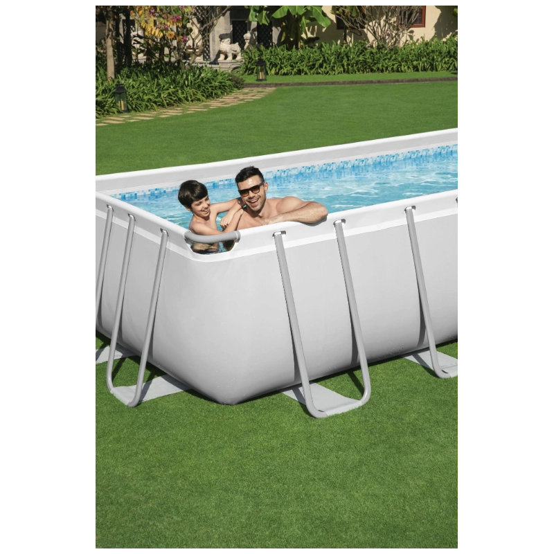 Piscina fuori terra rettangolare con telaio in acciaio e filtro a sabbia, 549x274x122 cm con scaletta e copertura capacità 15897 L - Bestway