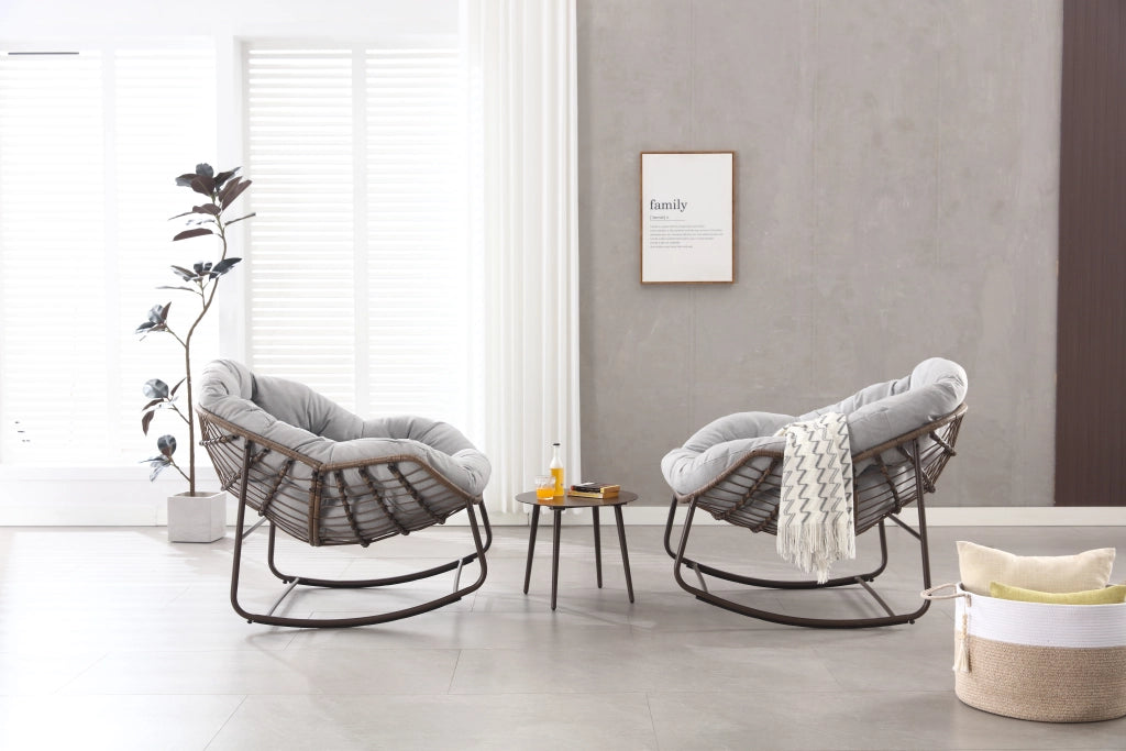 Sedia a dondolo in rattan comoda con cuscini per giardino e terrazzo in acciaio grigio chiaro