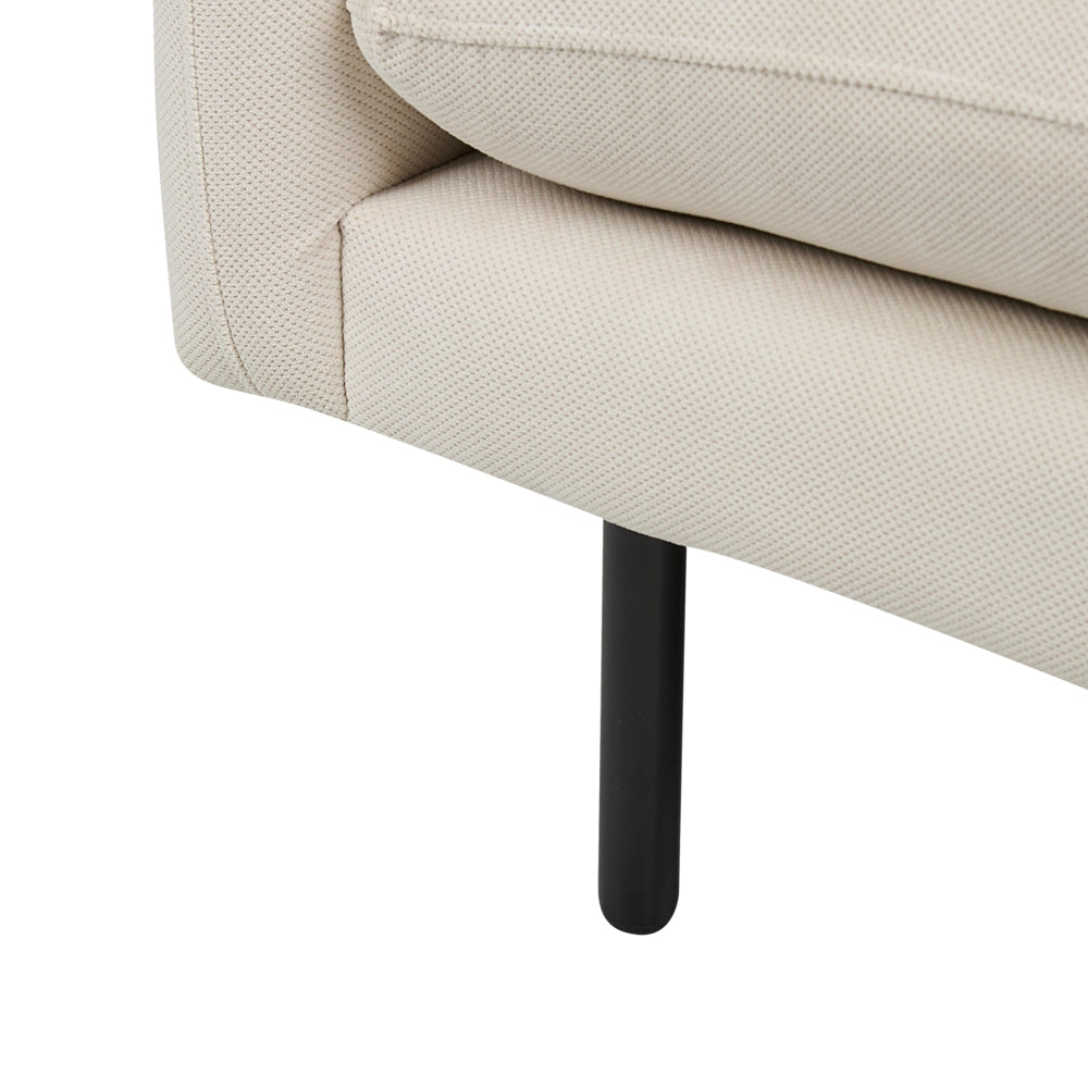 Poltrona moderna in tessuto beige chiaro con gambe nere Stile Retrò Moderno