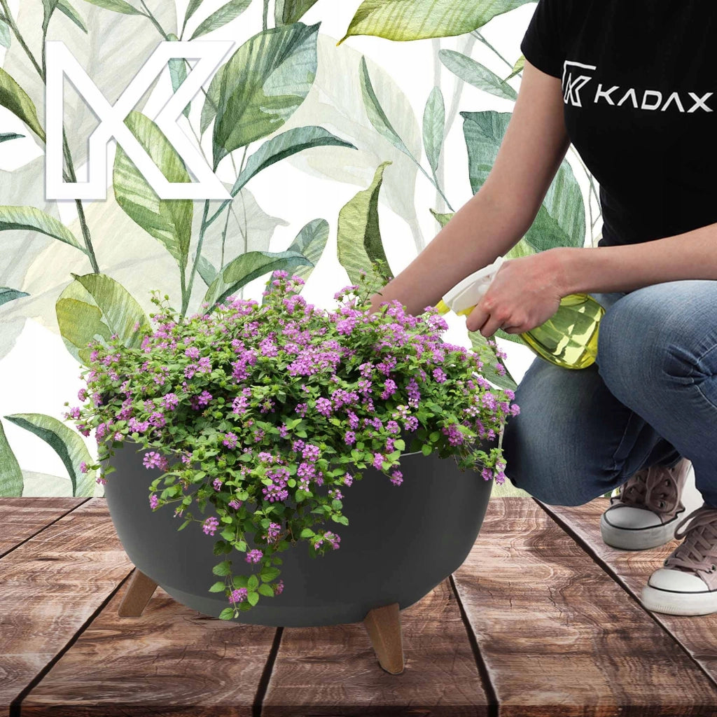 Vaso da fiori KADAX 47 cm con coperchio e piedini interni, colore antracite