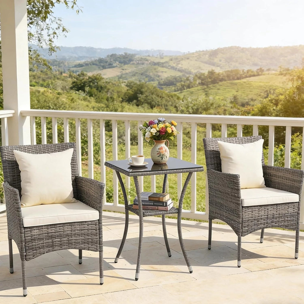 Set Mobili Salotto da Giardino Esterno in Rattan, 1 Tavolino con Piano in Vetro Temperato Portato fino a 45 kg, 2 Poltrone con Cuscino fino a 180 kg