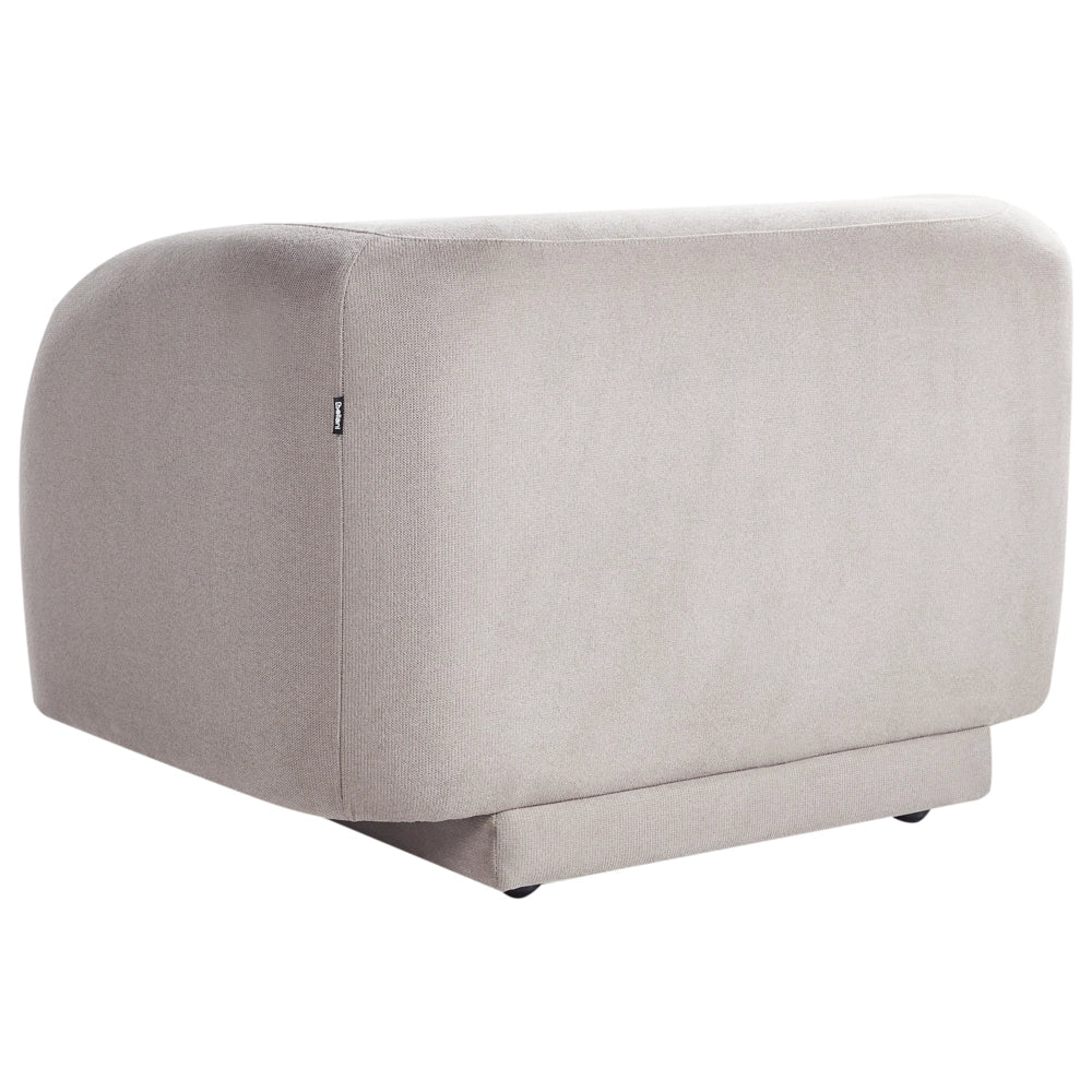 Poltrona in tessuto grigio chiaro stile retro glam art decor con braccioli