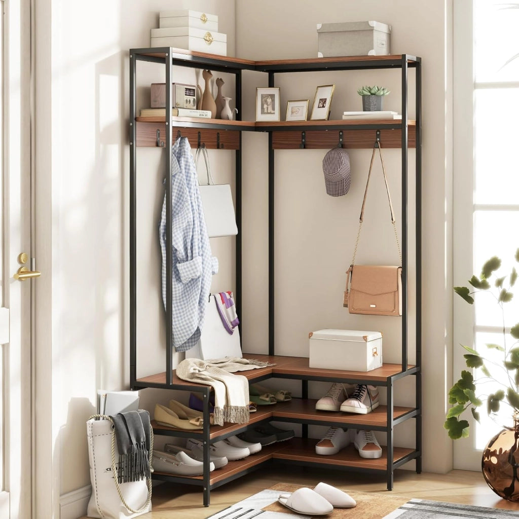 Stand Appendiabiti Angolare, Appendiabiti a Forma L con Ripiani Aperti 7 Ganci e Panca per Scarpe, Struttura in Metallo e Piedini Regolabili, 90x90x178 cm (Marrone)