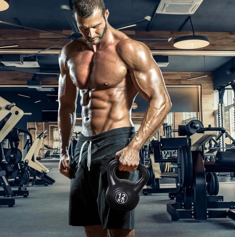 Kettlebell 12 kg con struttura in plastica e riempimento di sabbia, colore nero