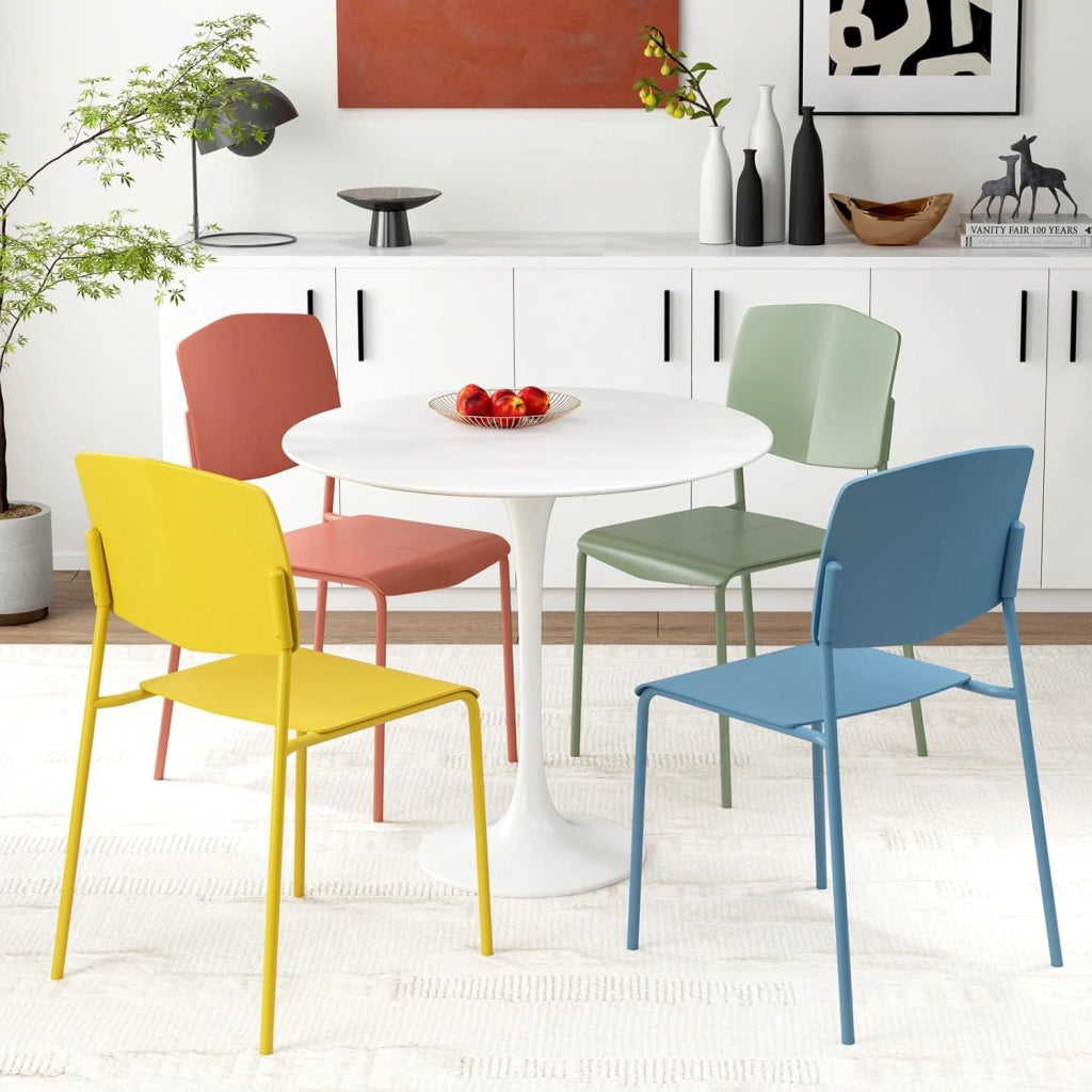 Set di 4 Sedie da Pranzo Impilabili, Sedile Ampio in PP e Gambe in Metallo, per Cucina e Soggiorno