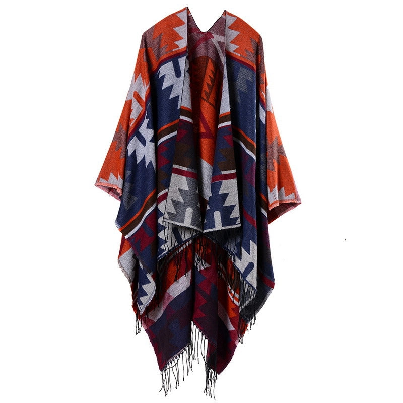 Mantella extra lunga e spessa in cashmere con spacco e motivo geometrico a rombi indiano.