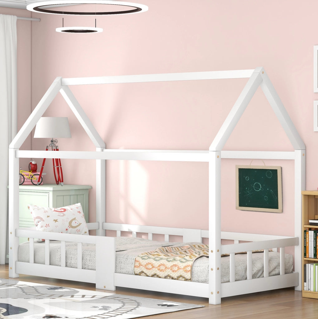 Letto per bambini a casetta 90x200 cm in legno di pino; bianco con lavagna