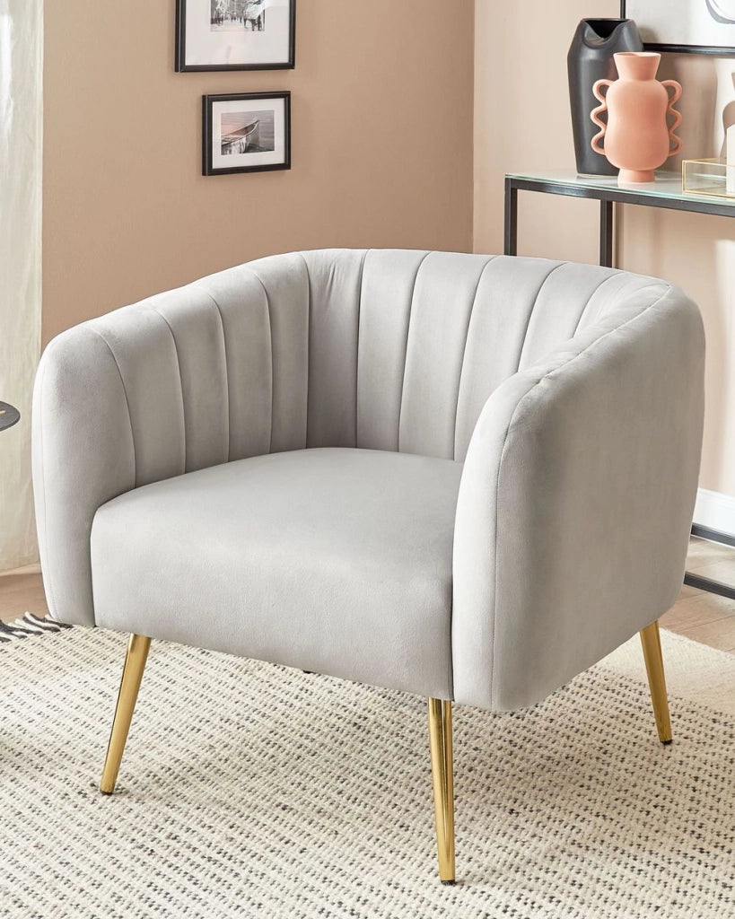 Poltrona Velluto Grigio Chiaro Struttura in Metallo Dorato con Schienale Tondo Stile Glam