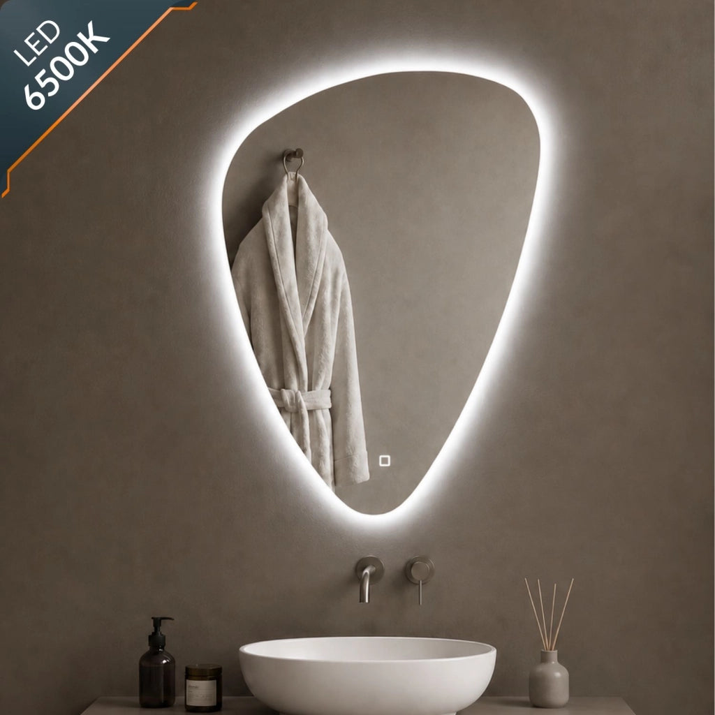 Specchio triangolare stondato retroilluminato a led in pvc *** misure 60x80 cm, tonalità dimmerabile 2700-4500-6500k...
