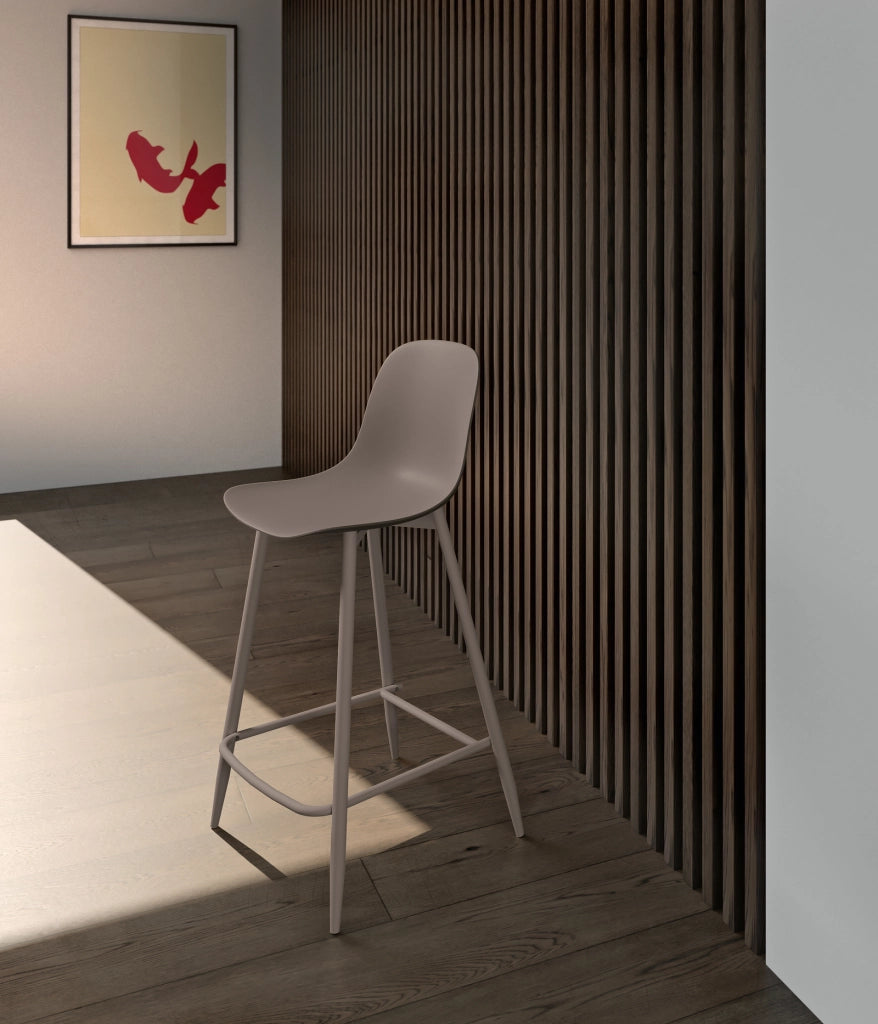 Sgabello Frida in Polipropilene Grigio Chiaro con Gambe in Metallo Nero, Design Scandinavo, Seduta Ergonomica - Om/Frida