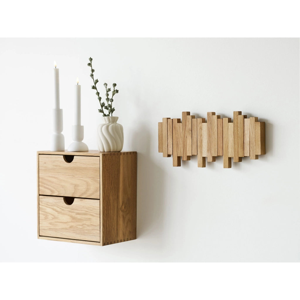 Appendiabiti da parete Caltra in rovere FSC — design scultura