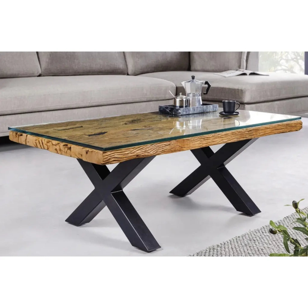Tavolino basso RAFTA 110 cm in teak riciclato con vetro temperato – Design industriale con gambe incrociate in metallo