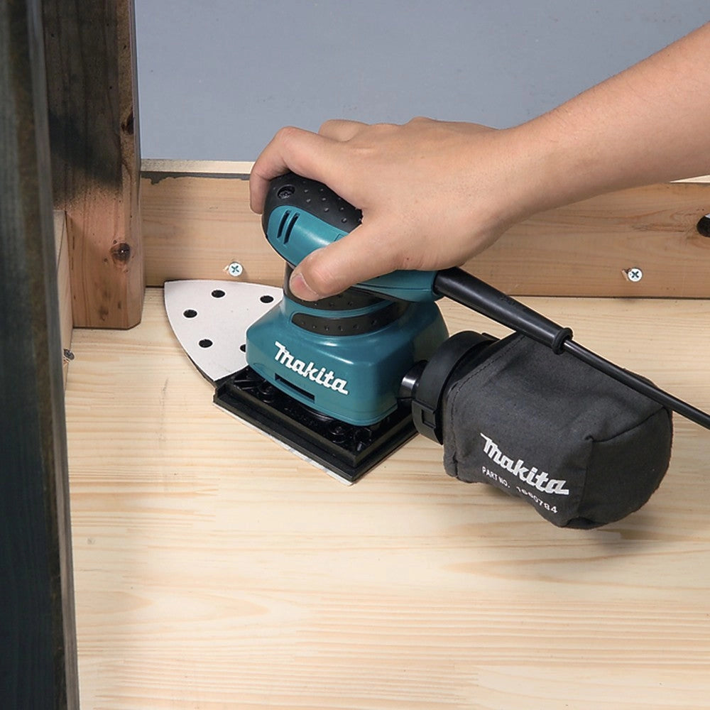 Levigatrice orbitale Makita 200W per aree difficili da raggiungere - BO4565