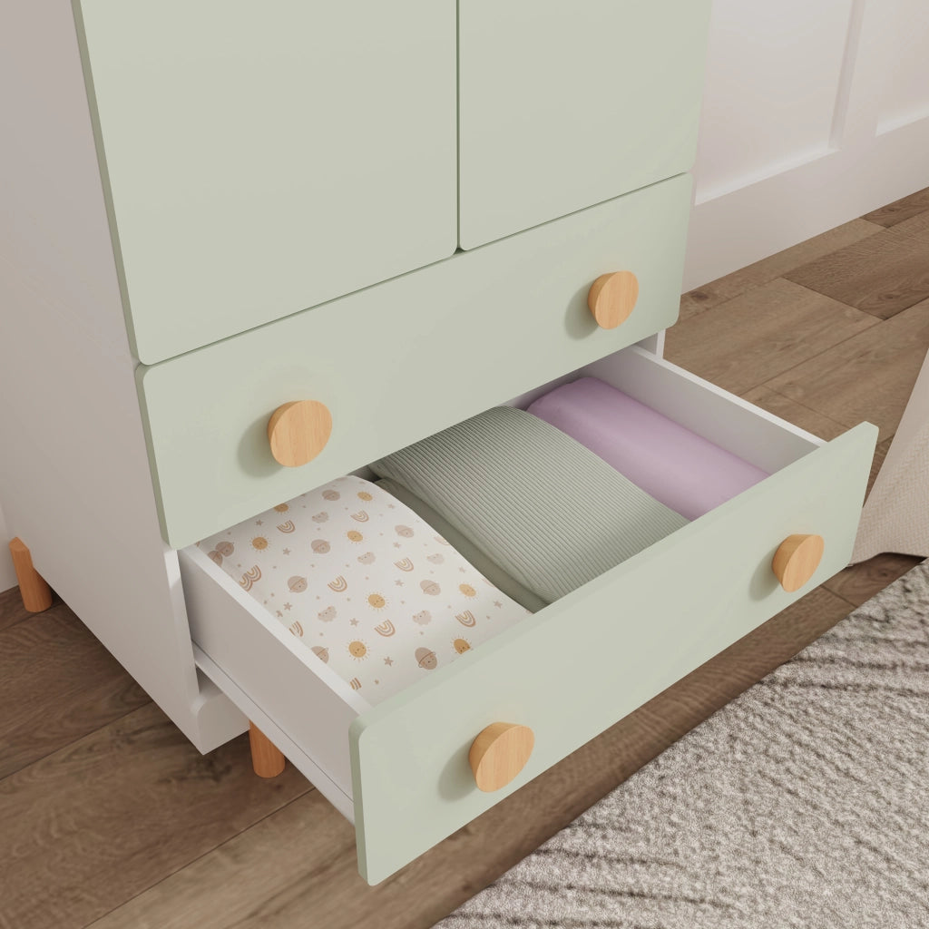 Armadio per Cameretta Vaarentaa a 2 Ante con 2 Cassetti 156x60x41 cm - Bianco/Verde Menta [en.casa]