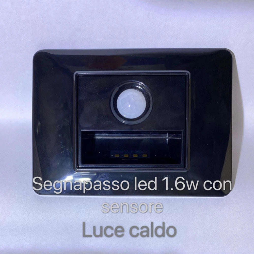 Trade Shop - Segnapasso Led Con Sensore Nero Lucido 1.6w Luce Calda Da Incasso -