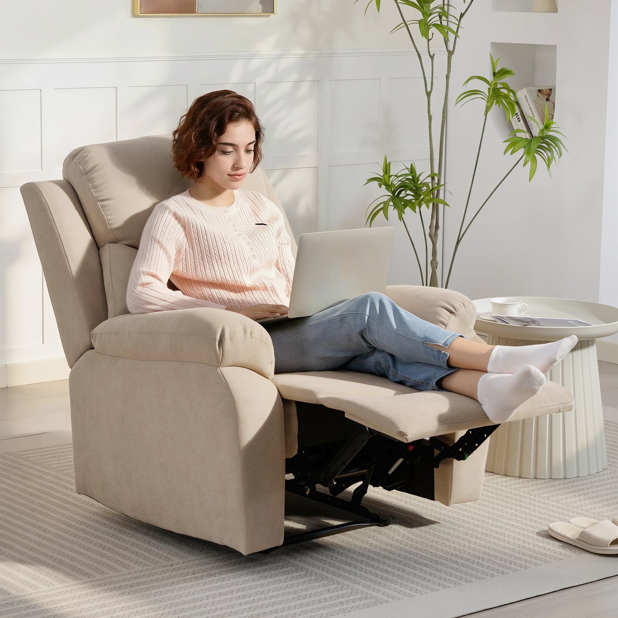Poltrona Reclinabile Manuale Cuscino Spesso Braccioli Imbottiti e Poggiapiedi in Tessuto Beige