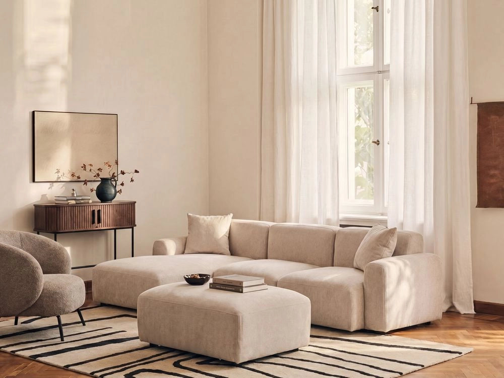 Divano modulare con poggiapiedi, rivestimento in tessuto idrorepellente, 3 posti, divano angolare, salotto moderno lato destro beige chiaro