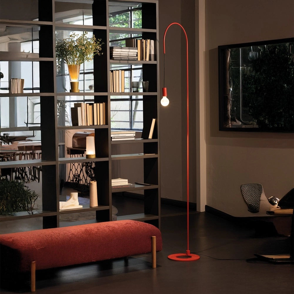 Zafferano - Lampada da Terra Filo, Orientabile 200°, Metallo Verniciato Lampadina E27 max 60W inclusa, H231cm - Rossa
