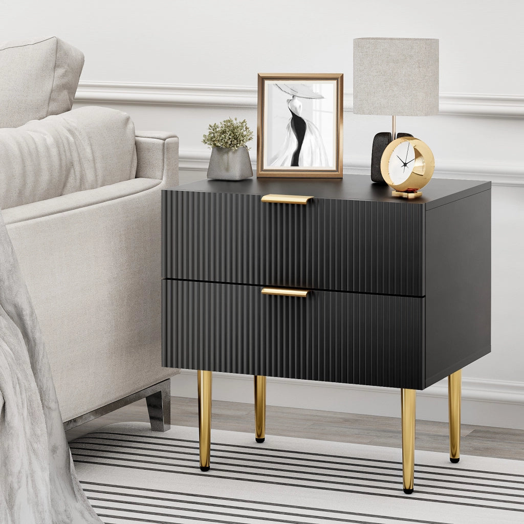 Comodino con 2 cassetti in MDF e metallo nero con motivo verticale e gambe alte