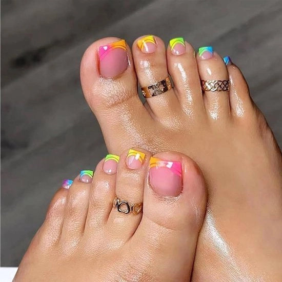 24 pezzi di aculei per unghie in stile colorato con copertura completa per gommapiuma