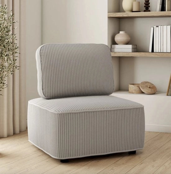 Sedia e divano in tessuto luce grigio a righe - Design moderno - Finestra in legno - Mobili per salotto - Costruzione duratura - Finitura lussuosa - Interno eterno - Adatto per uso quotidiano
