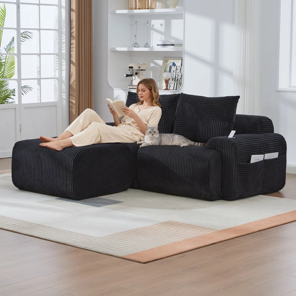 Divano modulare 2 posti con pouf, portabicchieri e tasca laterale in tessuto corduroy nero 200 × 174 × 80 cm