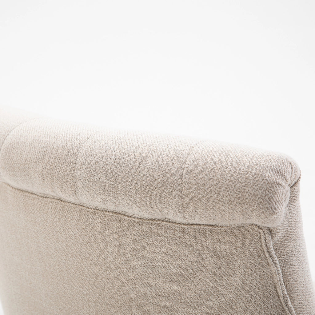 Poltrona imbottita vintage con cuscino lombare crema