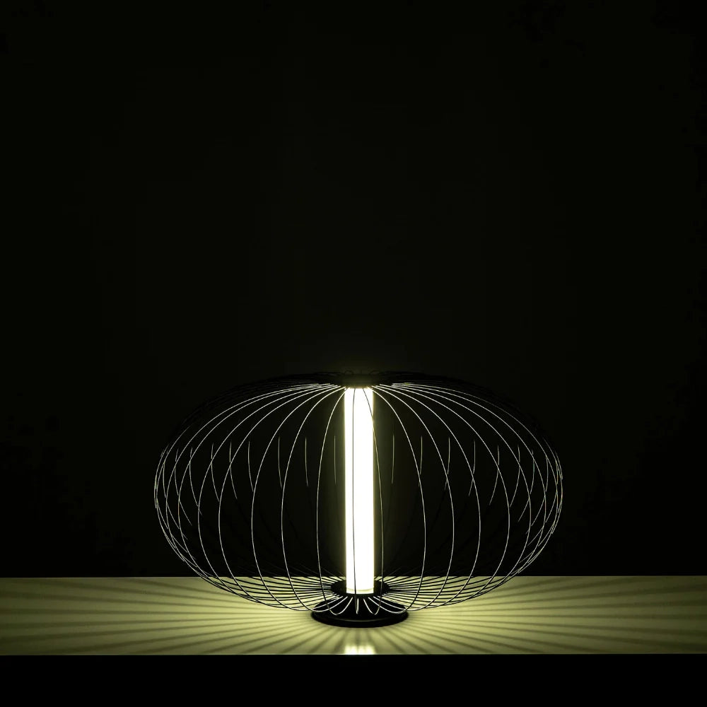 Lampada da tavolo LED Radiante in acciaio e acrilico nero | Duzzle