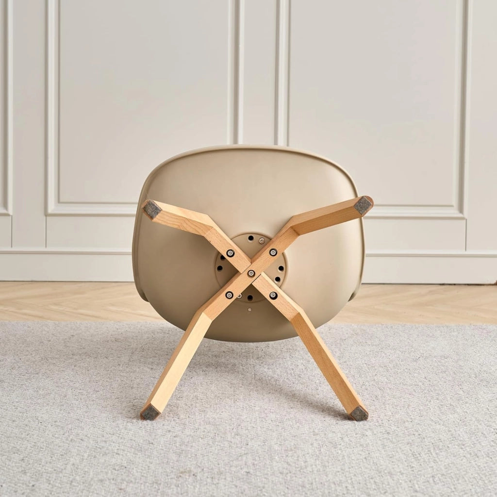 GrandCA HOME Set Tavolo e Sedie da Pranzo, Tavolo da Pranzo Rettangolare da 140 cm, 4 Sedie in Polipropilene a Rete, Adatto per Cucina, Sala da Pranzo e Soggiorno - Legno Chiaro + Kaki