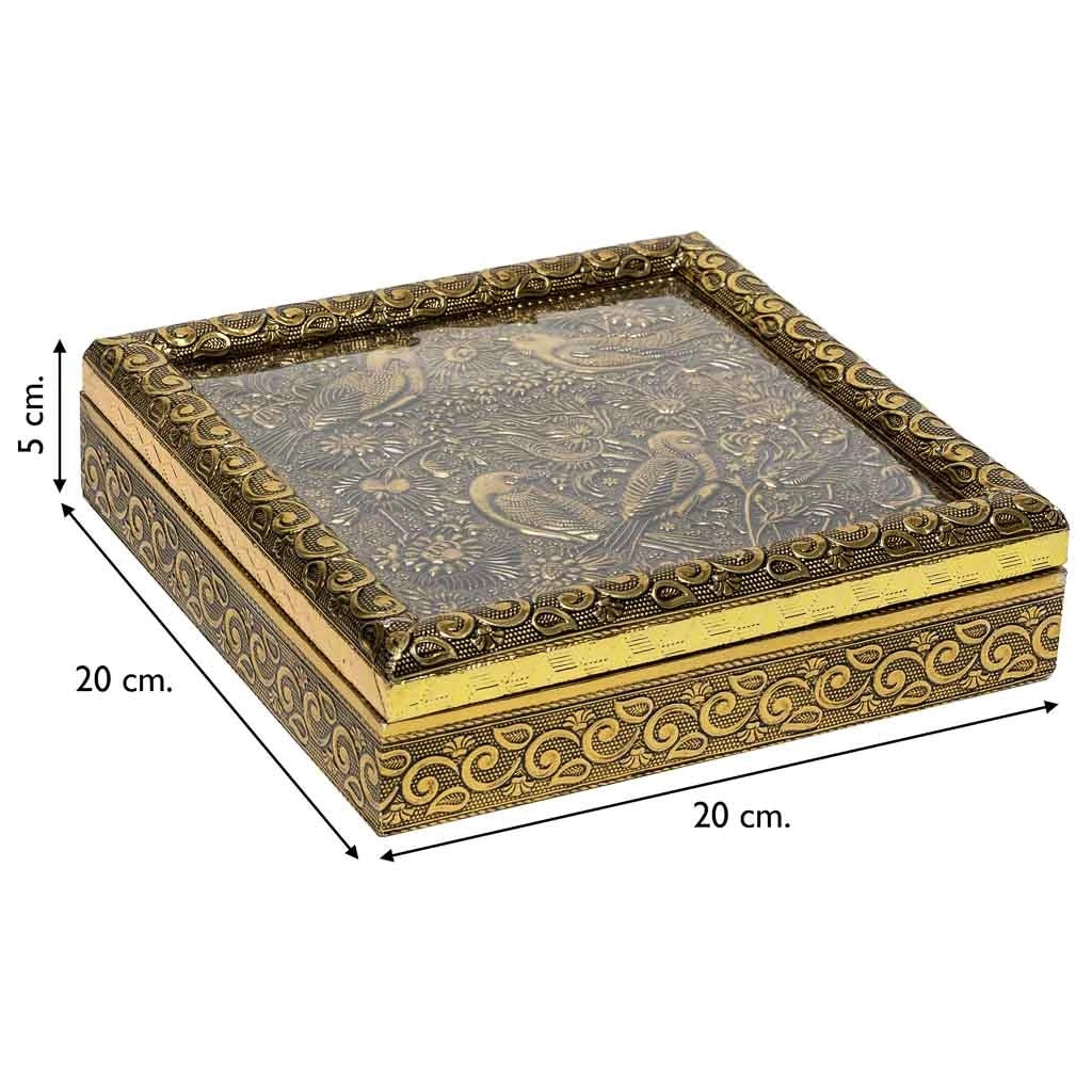 Portagioie in metallo dorato sbalzato 20x20x5h
