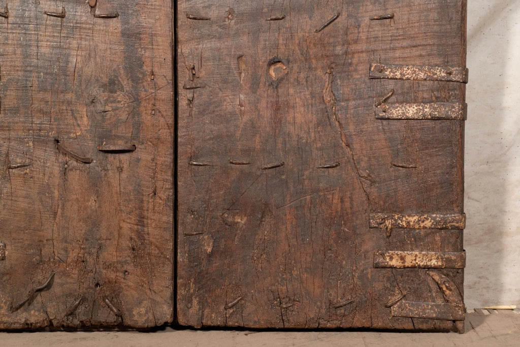 Biscottini Porta portone in legno massello e ferro da interno o da esterno vecchia e antica medievale scorrevole