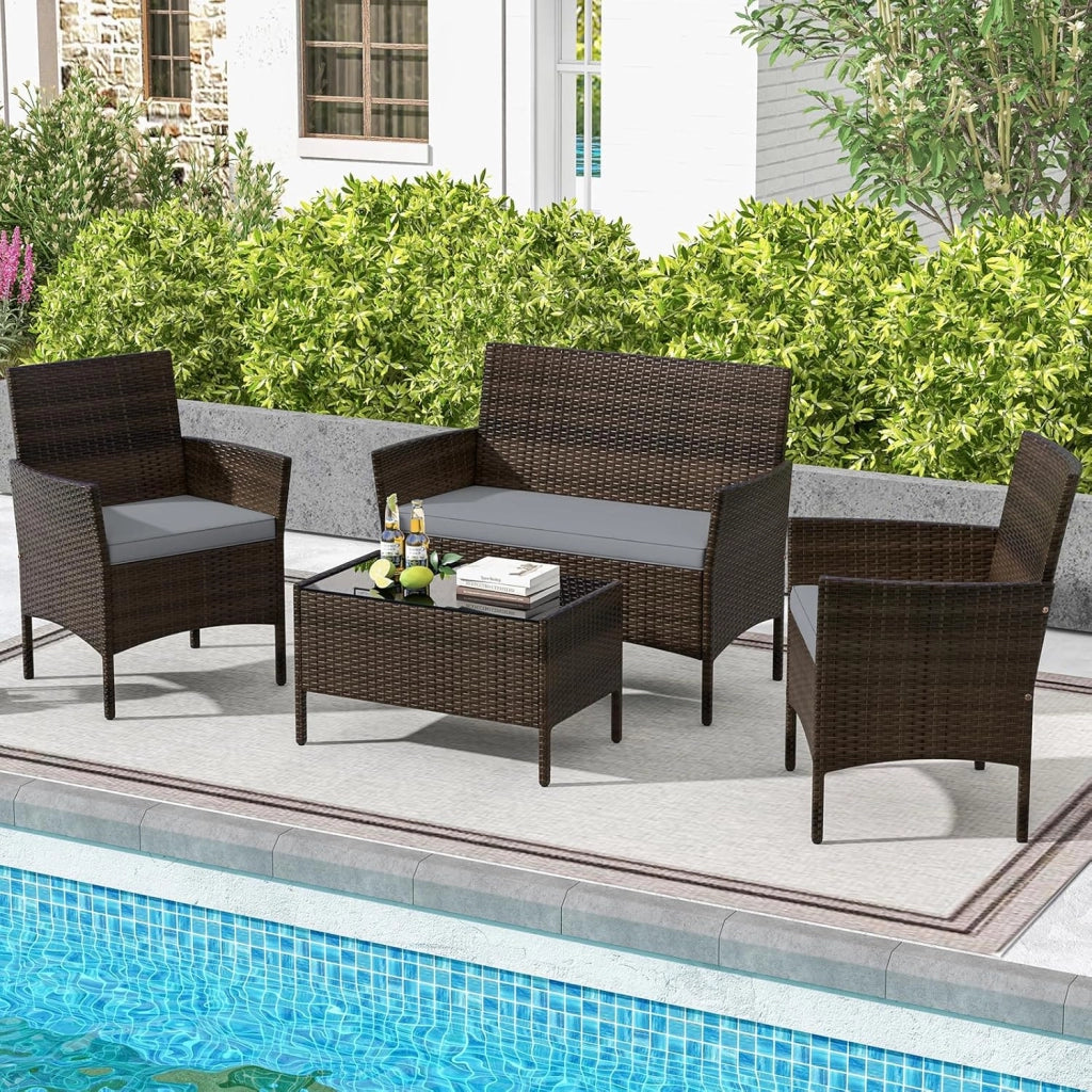 Salotto da Giardino Esterno 4 Pezzi, Set Giardino Esterno con Divanetto, 2 Poltrone e Tavolino da Caffè in Vetro Temperato, Salotto da Patio con Cuscini per Balcone, Veranda (Marrone+Grigio)
