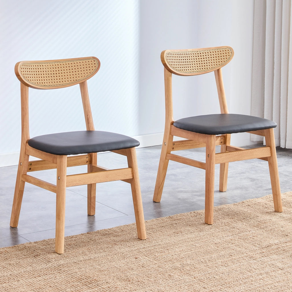 Sedia da pranzo in legno massello con schienale in rattan e seduta imbottita