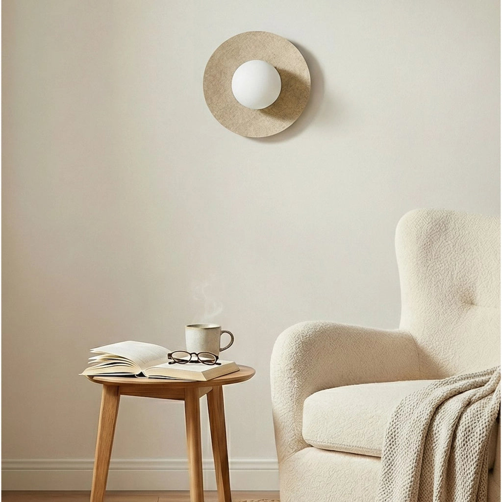 Lampada da parete CALMA in acciaio e feltro beige